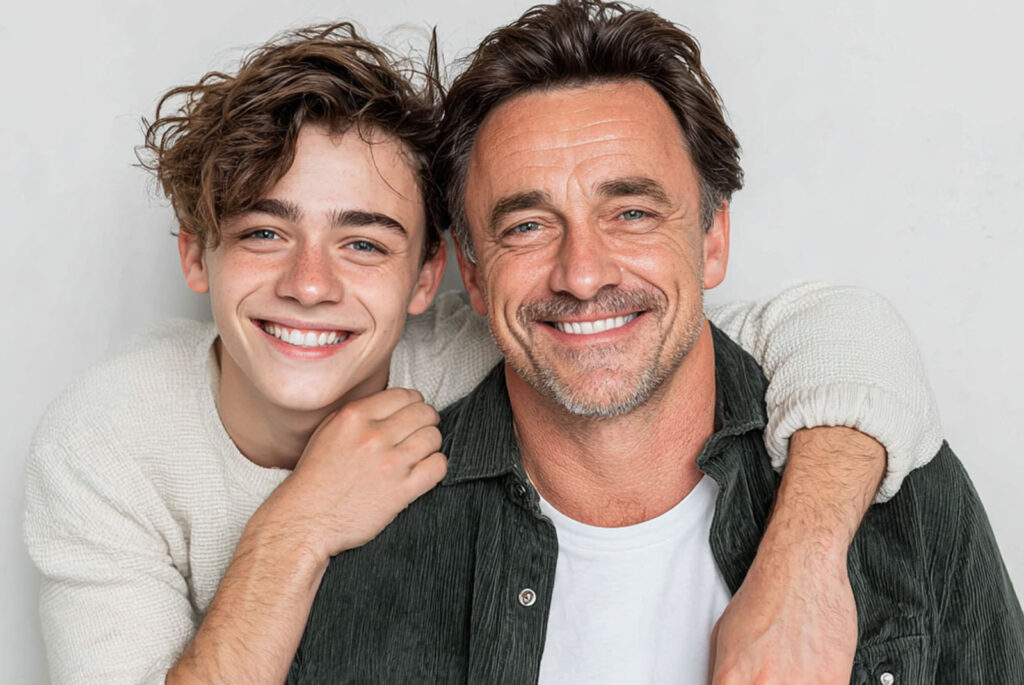 papà con figlio adolescente